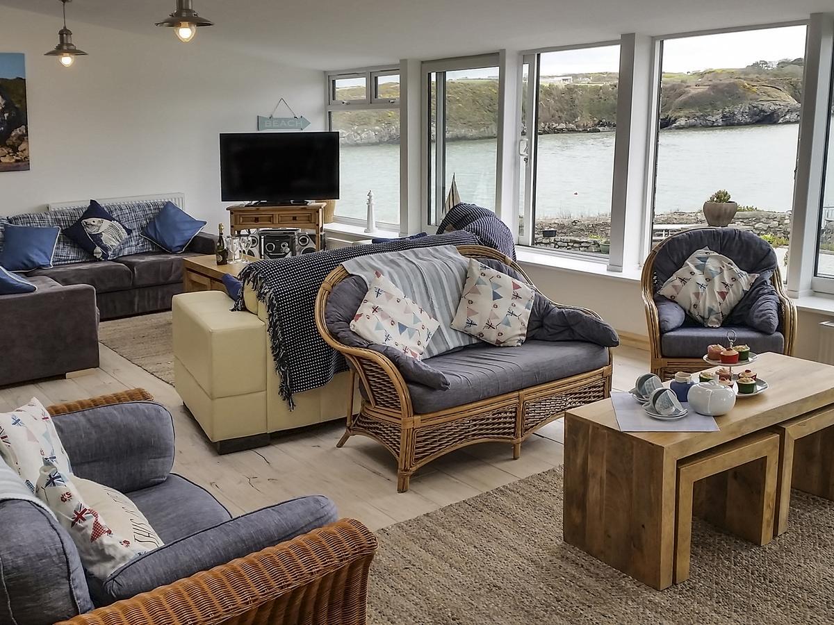 Vila Angorfa Cemaes Bay Exteriér fotografie